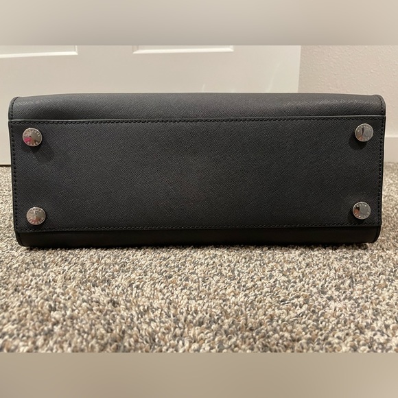 Michael Kors Large Quinn Black Leather Satchel - Picture 9 of 11